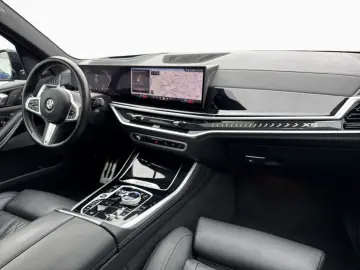 BMW X5 xDr30d M SPORT PRO 2-Achs StHz SkyL AHK KomSi