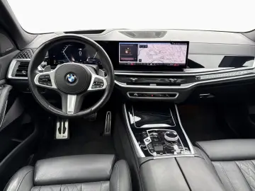 BMW X5 xDr30d M SPORT PRO 2-Achs StHz SkyL AHK KomSi