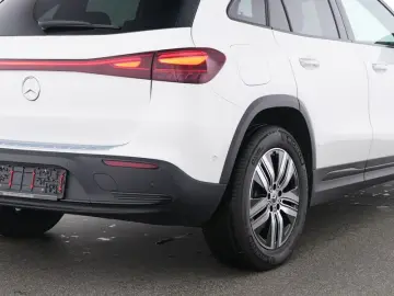 MERCEDES-BENZ EQA 250  Night Electric Art LED Kamera&hellip;