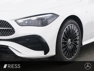 MERCEDES-BENZ CLE 300 e AMG Sport Night Distr Pano W-Paket