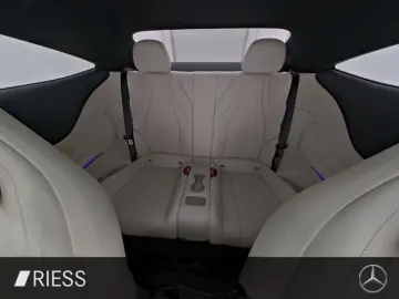 MERCEDES-BENZ CLE 300 e AMG Sport Night Distr Pano W-Paket