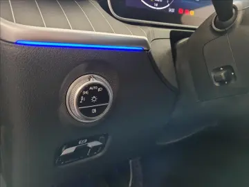 MERCEDES-BENZ Třídy C C 220d 4MATIC AMG Style Edition