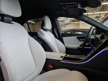 MERCEDES-BENZ Třídy C C 220d 4MATIC AMG Style Edition