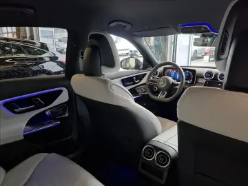 MERCEDES-BENZ Třídy C C 220d 4MATIC AMG Style Edition