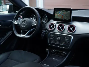 Mercedes-Benz Cla-250