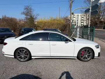 AUDI A8 50 TDI quattro S LINE MATRIX LED STAND HEADUP