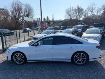 AUDI A8 50 TDI quattro S LINE MATRIX LED STAND HEADUP