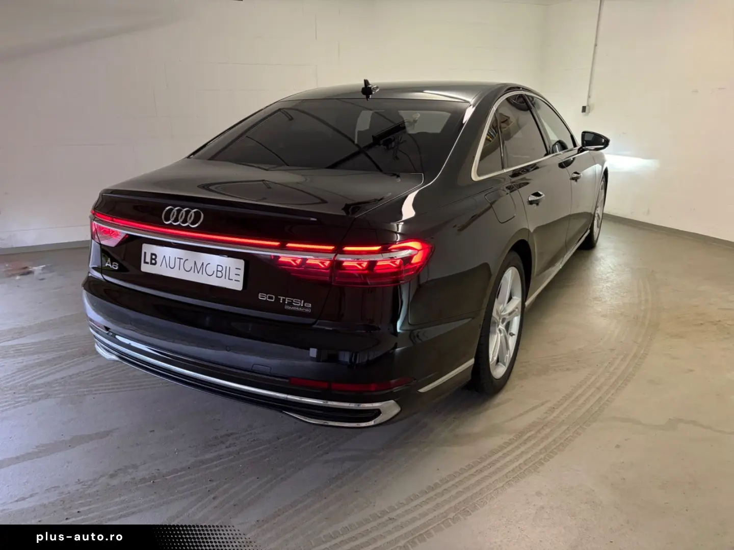 AUDI A8 60 TFSI e quattro  43 g km CO2