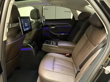 AUDI A8 60 TFSI e quattro  43 g km CO2