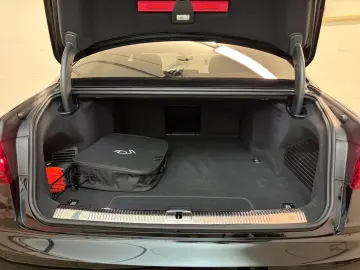 AUDI A8 60 TFSI e quattro  43 g km CO2