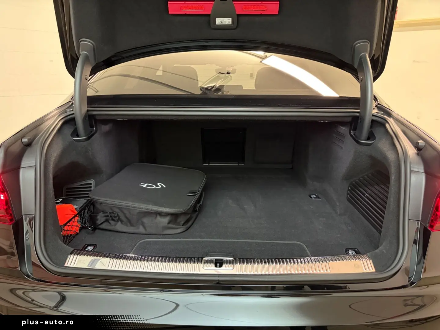 AUDI A8 60 TFSI e quattro  43 g km CO2