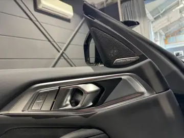 BMW M4 Cabrio Competition CARBON SITZE