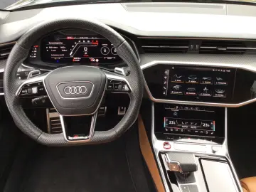 AUDI RS6 Avant 4.0TFSI qua Tiptr. KERAMIK HDMATRIX