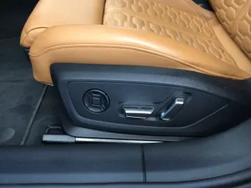 AUDI RS6 Avant 4.0TFSI qua Tiptr. KERAMIK HDMATRIX