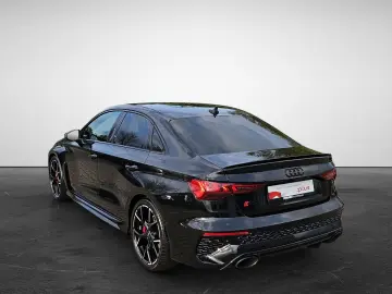AUDI RS 3 Limousine S tronic quattro ASI LED 19-Zoll