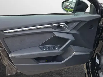 AUDI RS 3 Limousine S tronic quattro ASI LED 19-Zoll