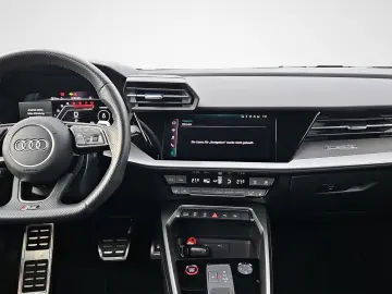 AUDI RS 3 Limousine S tronic quattro ASI LED 19-Zoll