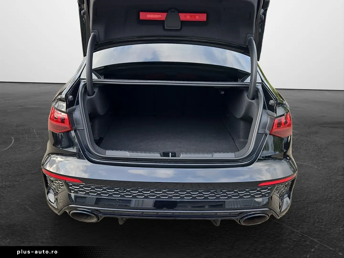 AUDI RS 3 Limousine S tronic quattro ASI LED 19-Zoll