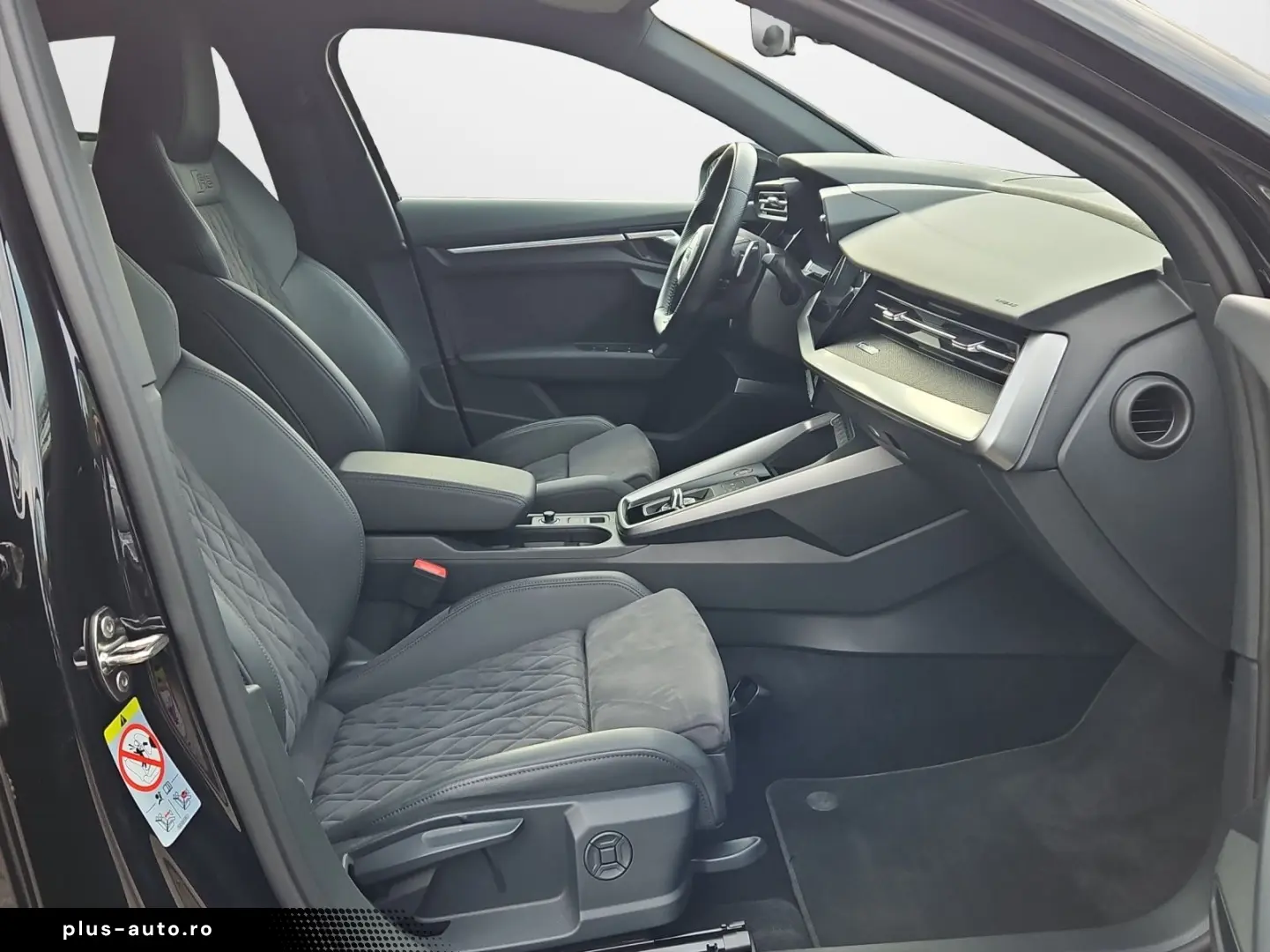 AUDI RS 3 Limousine S tronic quattro ASI LED 19-Zoll