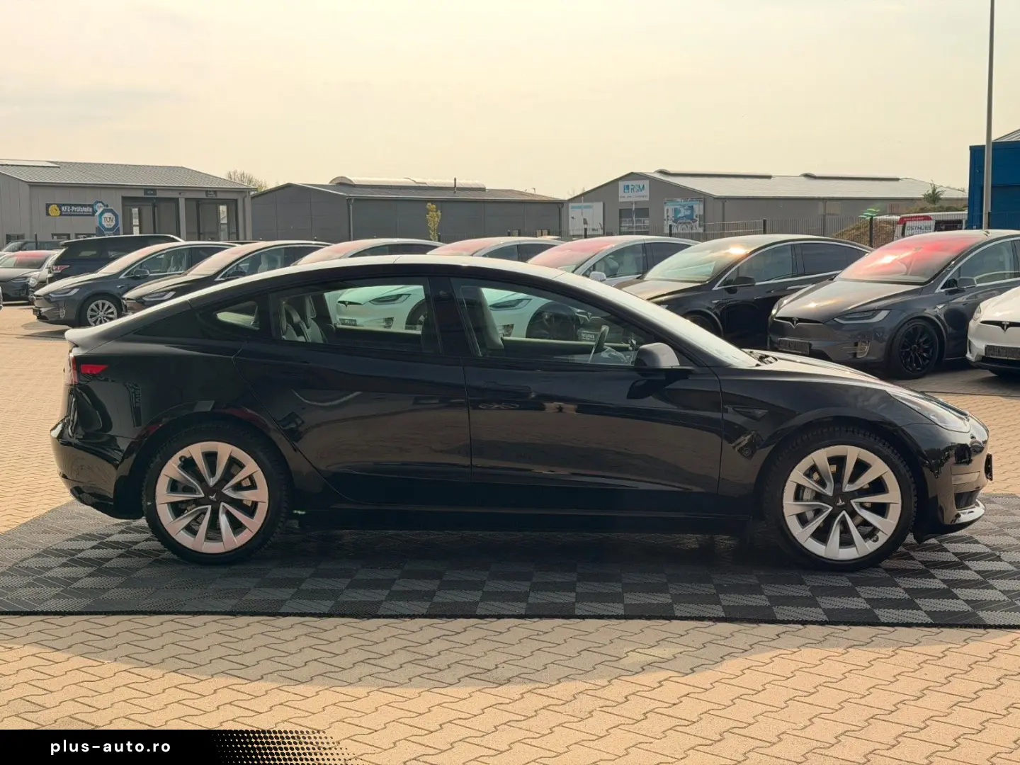 TESLA MODEL 3 LONG RANGE DUAL MOTOR   AMD RYZEN