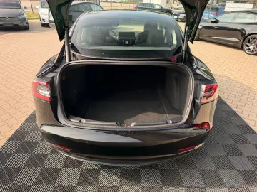TESLA MODEL 3 LONG RANGE DUAL MOTOR   AMD RYZEN
