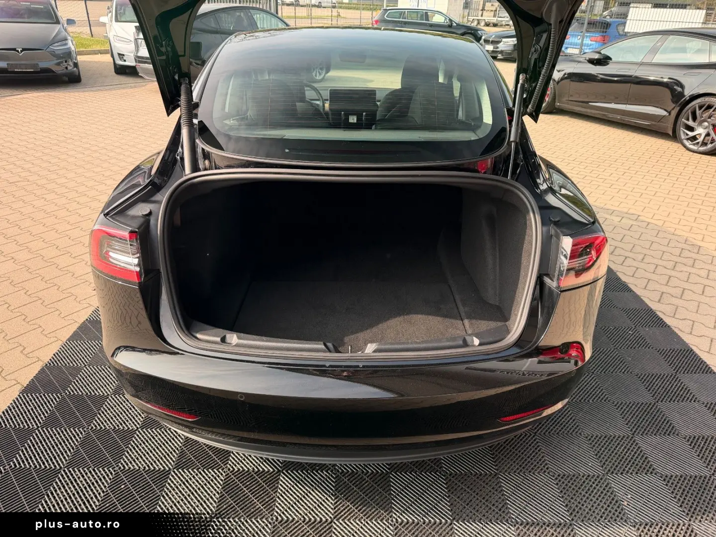 TESLA MODEL 3 LONG RANGE DUAL MOTOR   AMD RYZEN