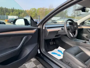 TESLA MODEL 3 LONG RANGE DUAL MOTOR   AMD RYZEN