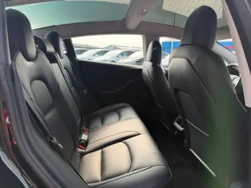 TESLA MODEL 3 LONG RANGE DUAL MOTOR   AMD RYZEN