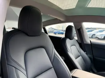 TESLA MODEL 3 LONG RANGE DUAL MOTOR   AMD RYZEN