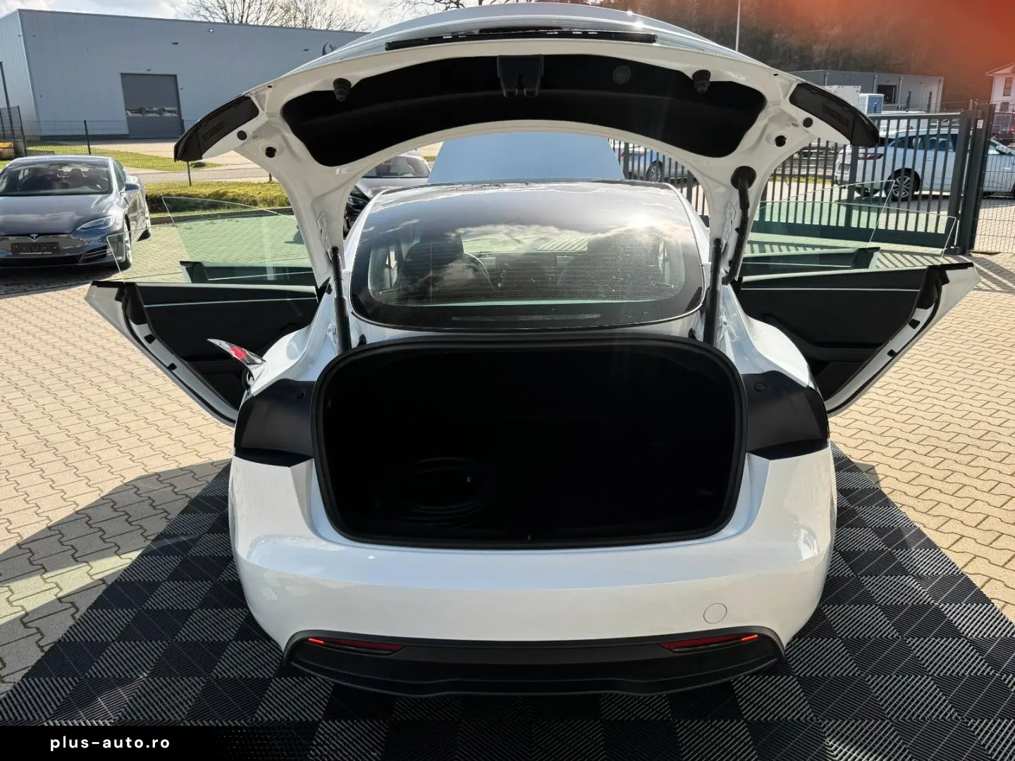 TESLA MODEL 3 HIGHLAND LR AWD   HW4   TOW PACKAGE