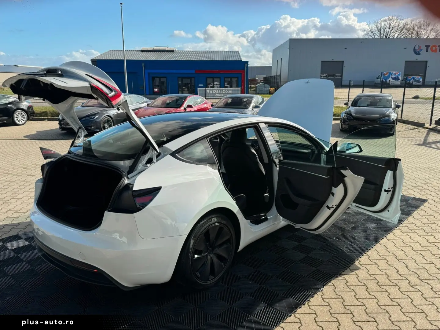 TESLA MODEL 3 HIGHLAND LR AWD   HW4   TOW PACKAGE