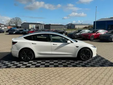 TESLA MODEL 3 HIGHLAND LR AWD   HW4   TOW PACKAGE