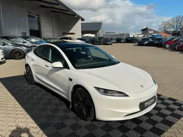 TESLA MODEL 3 HIGHLAND LR AWD   HW4   TOW PACKAGE