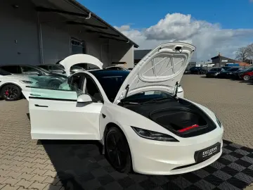 TESLA MODEL 3 HIGHLAND LR AWD   HW4   TOW PACKAGE