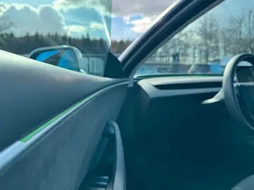 TESLA MODEL 3 HIGHLAND LR AWD   HW4   TOW PACKAGE