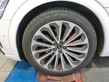 AUDI Q8 SPORTBACK E-TRON SLINE MATRIX LANE ACC 360CAM