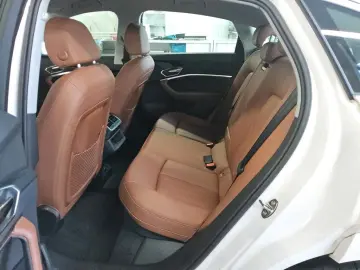 AUDI Q8 SPORTBACK E-TRON SLINE MATRIX LANE ACC 360CAM