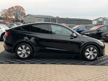 TESLA MODEL Y LONG RANGE AWD   AMD RYZEN