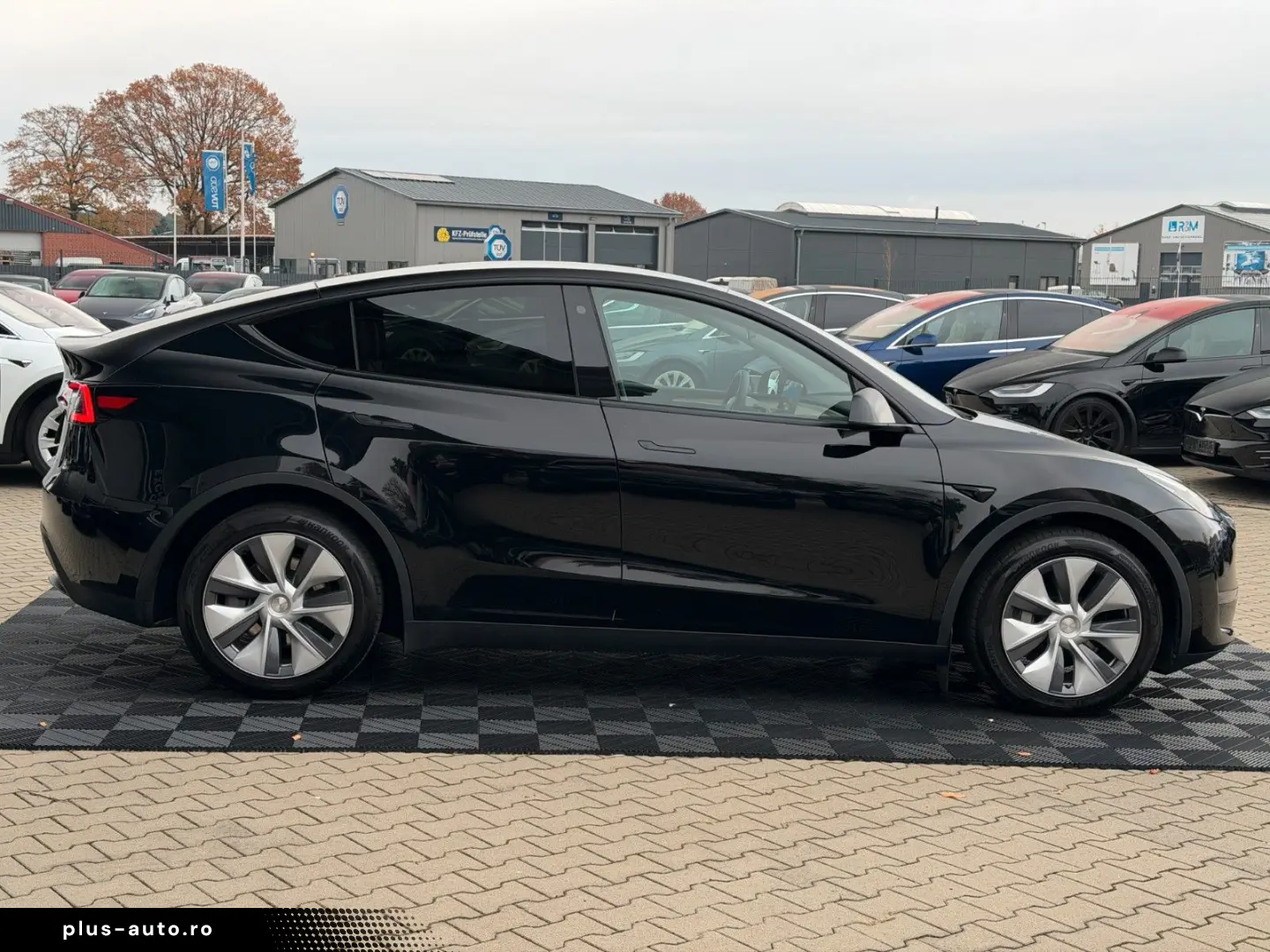 TESLA MODEL Y LONG RANGE AWD   AMD RYZEN