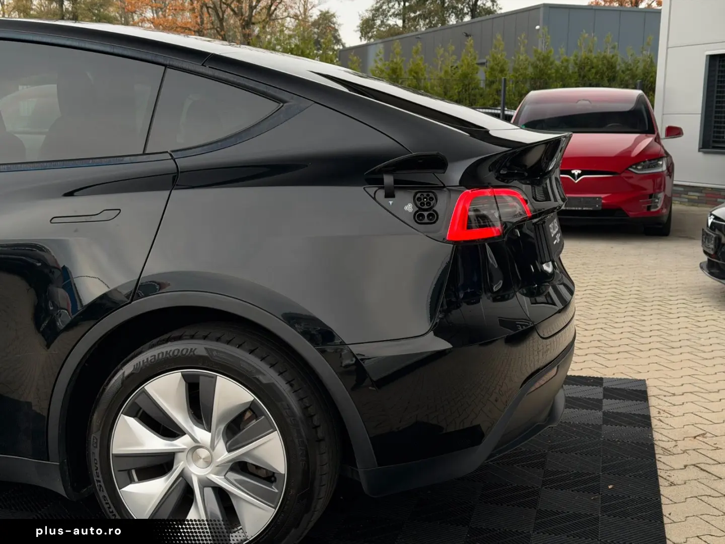 TESLA MODEL Y LONG RANGE AWD   AMD RYZEN