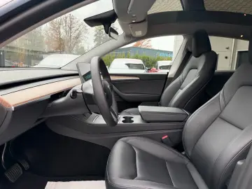 TESLA MODEL Y LONG RANGE AWD   AMD RYZEN