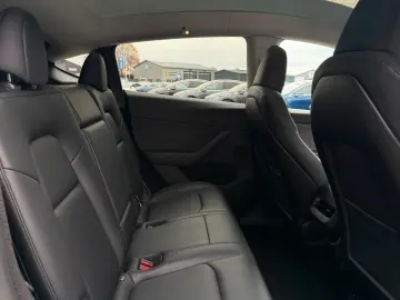 TESLA MODEL Y LONG RANGE AWD   AMD RYZEN