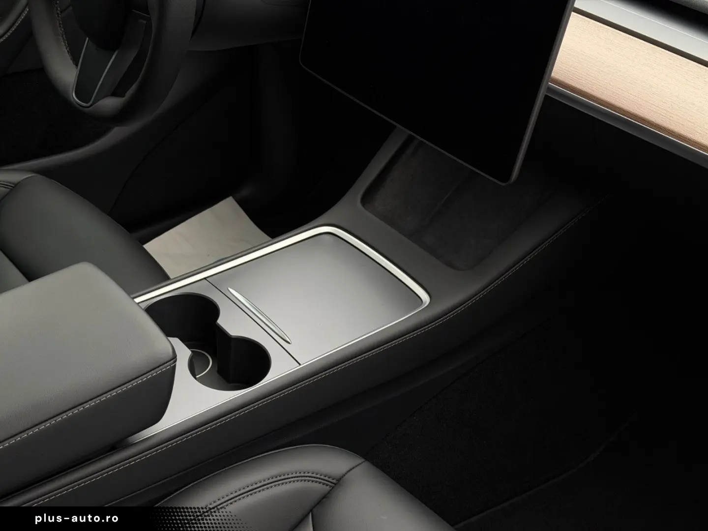 TESLA MODEL Y LONG RANGE AWD   AMD RYZEN