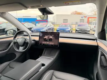 TESLA MODEL Y LONG RANGE AWD   AMD RYZEN