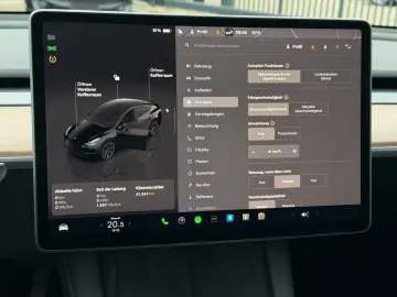 TESLA MODEL Y LONG RANGE AWD   AMD RYZEN