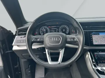 AUDI Q8 55 TFSI e quattro LED LEDER HUD 21  PRIVACY