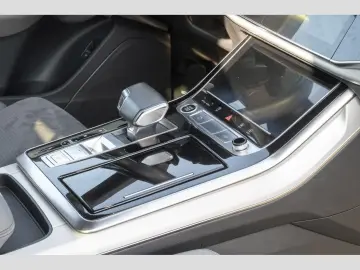 AUDI Q8 50 TDI quattro S line Sport AHK HD Matrix Kam