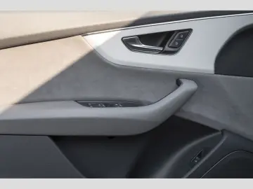 AUDI Q8 50 TDI quattro S line Sport AHK HD Matrix Kam