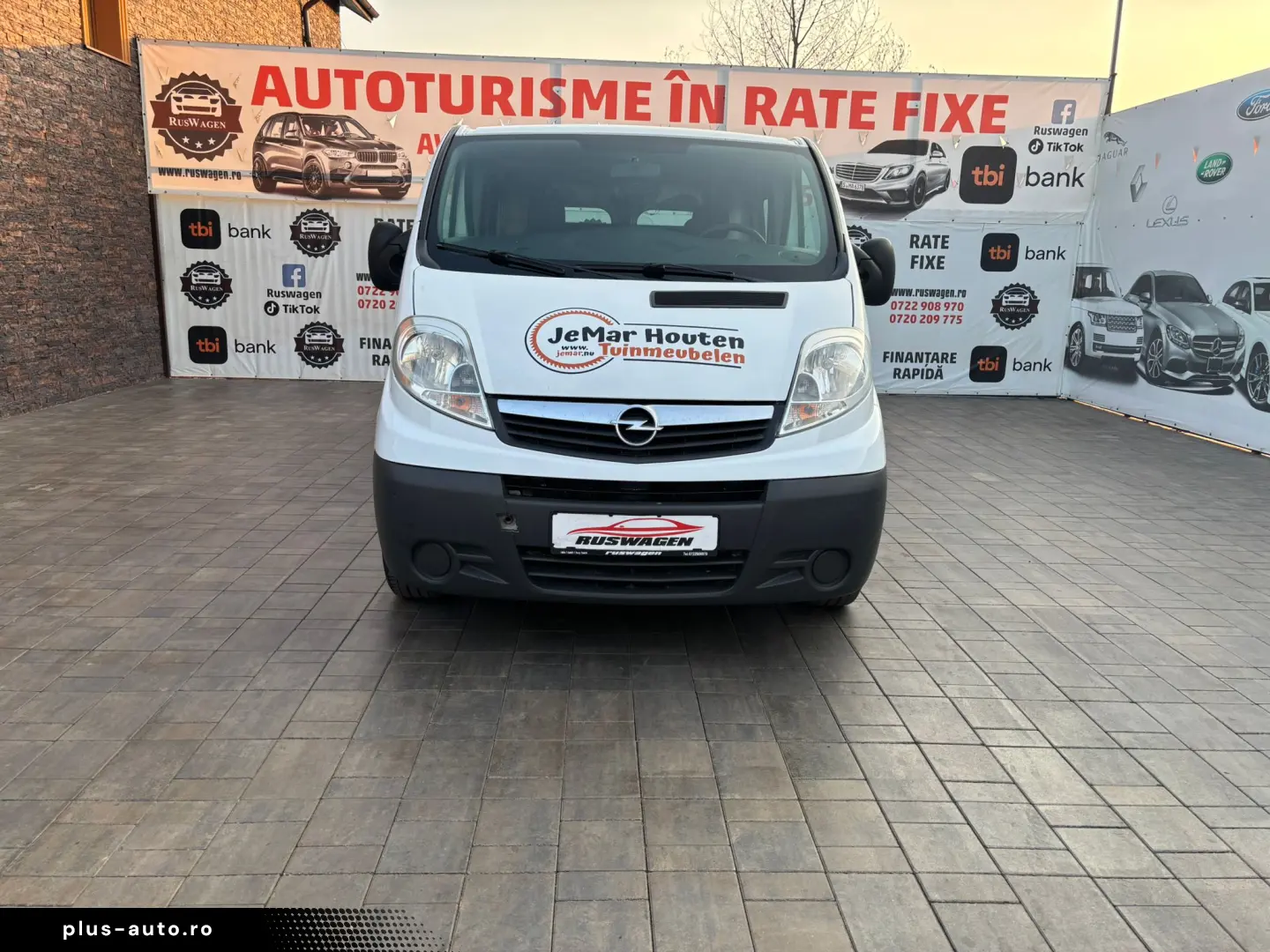 Opel Vivaro Long 2012