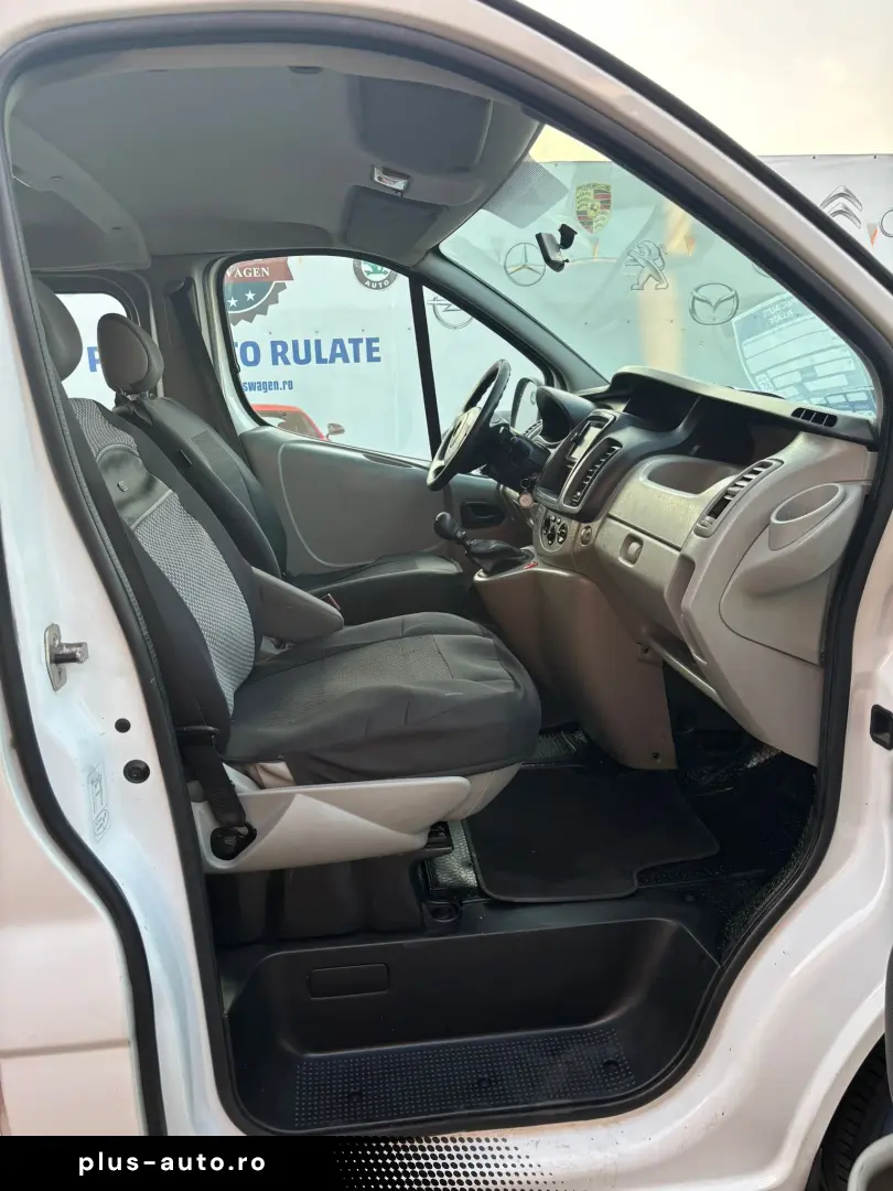 Opel Vivaro Long 2012